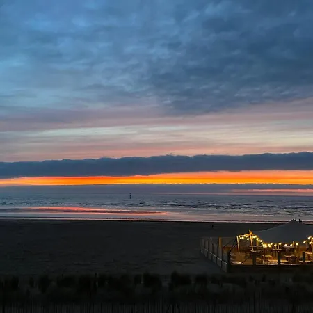 Bagatelle, 8 Personnes Front De *