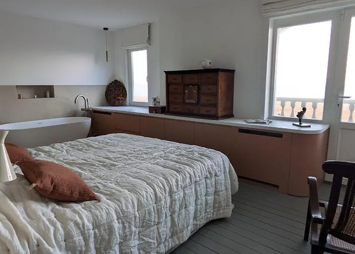 Bagatelle, 8 Personnes Front De Houlgate