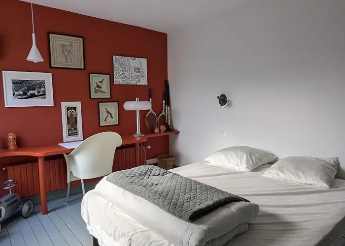 Bagatelle, 8 Personnes Front De Villa