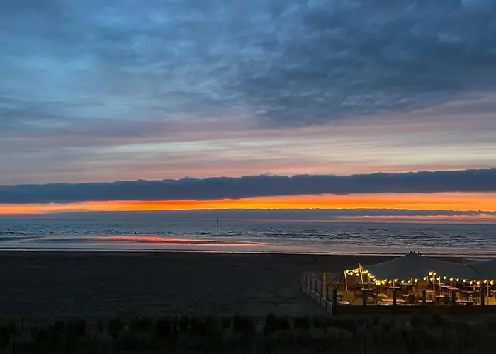 Bagatelle, 8 Personnes Front De *